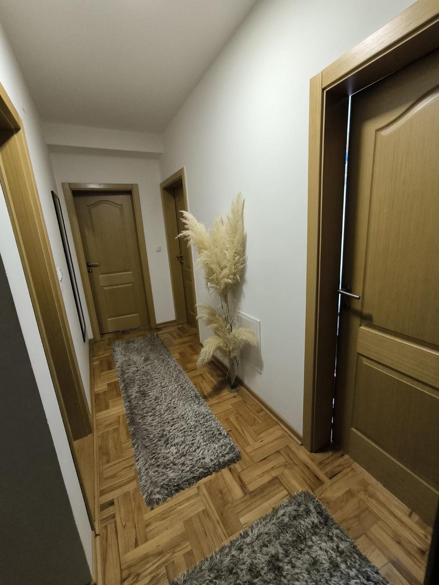 Apartman Zivic Nis Luaran gambar